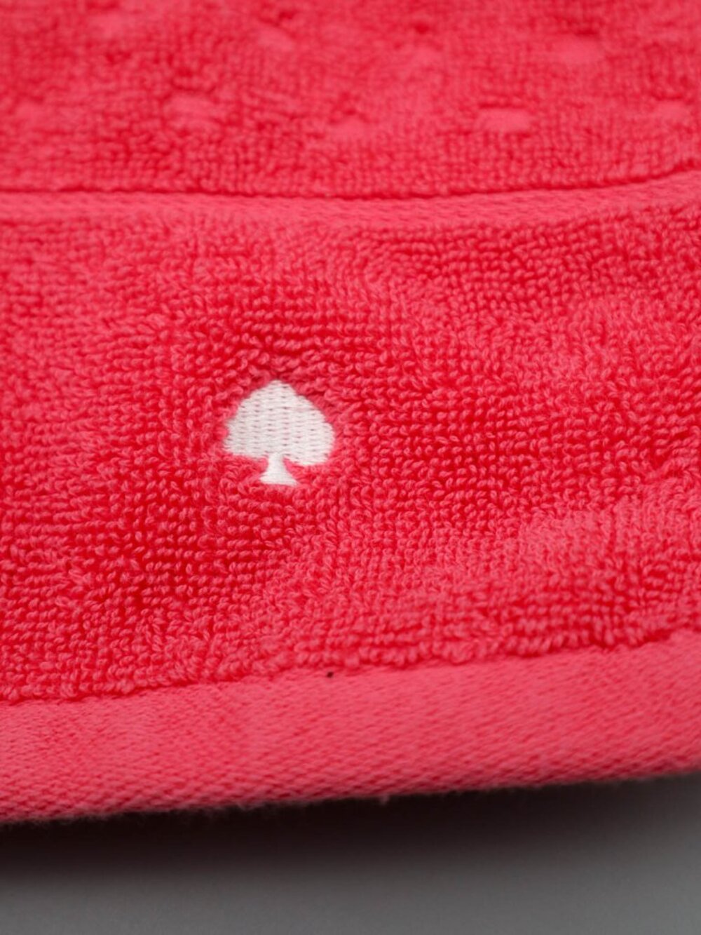 Kate Spade Cotton Terry Bathroom Hand Towel Fuschia Pink Embroidered Logo - Picture 4 of 7